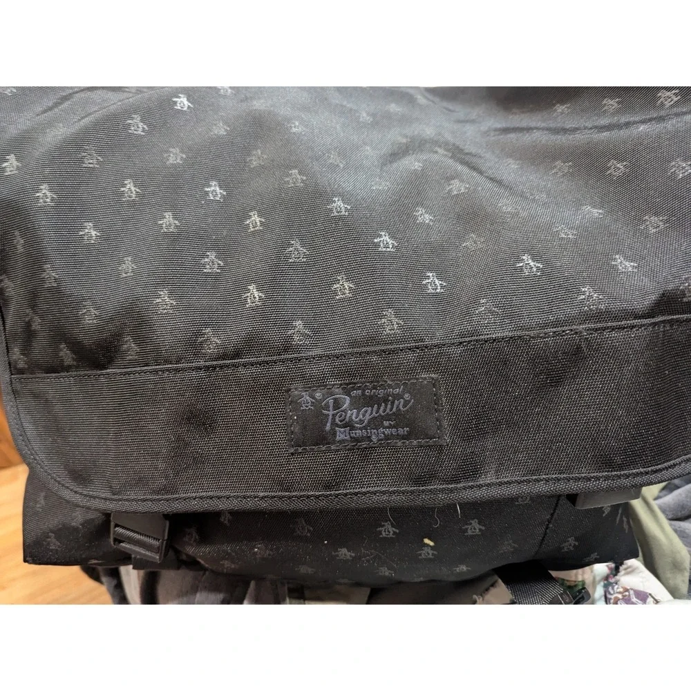 Original Penguin Messenger Bag‎ by Munsingwear Laptop Black Penguin Logo